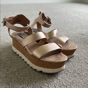 Steve Madden Gold Platform Shoes with Metallic Finish